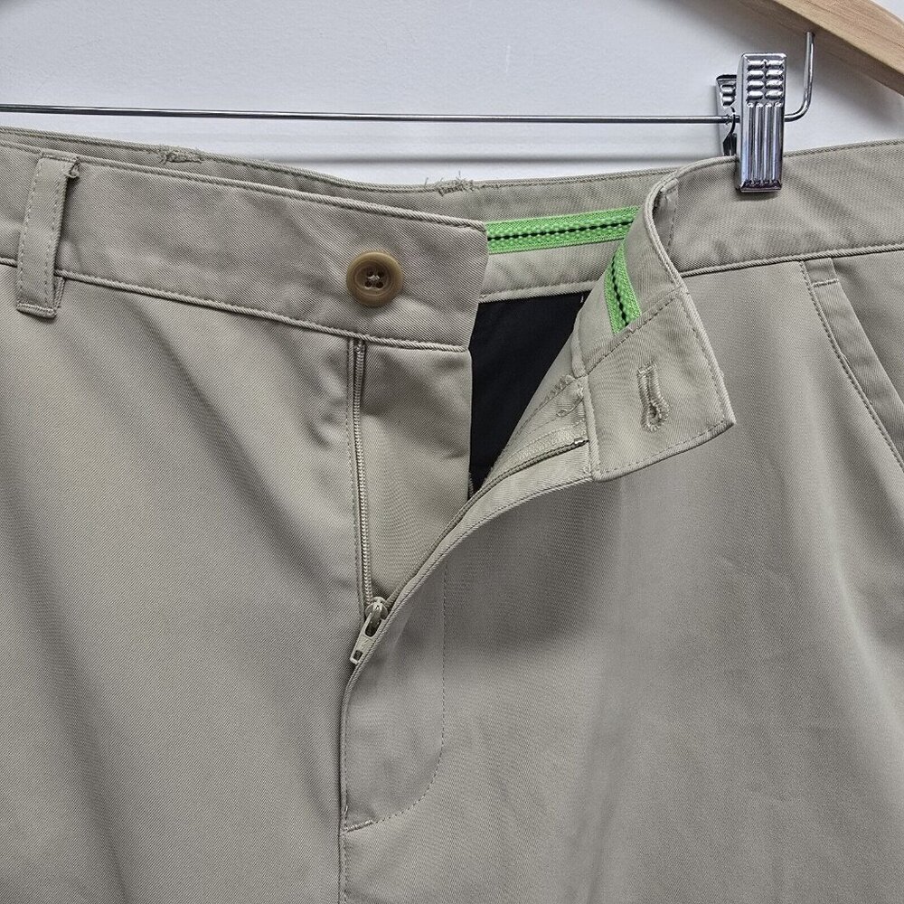 IZOD Golf Performance Shorts Men's Size 36 Beige Flat Front Chino Stretch Casual - Picture 3 of 7